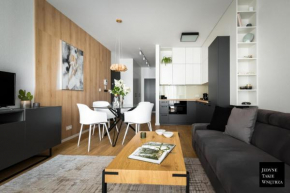 Cozy Family Apartments with Balcony near Złote Tarasy